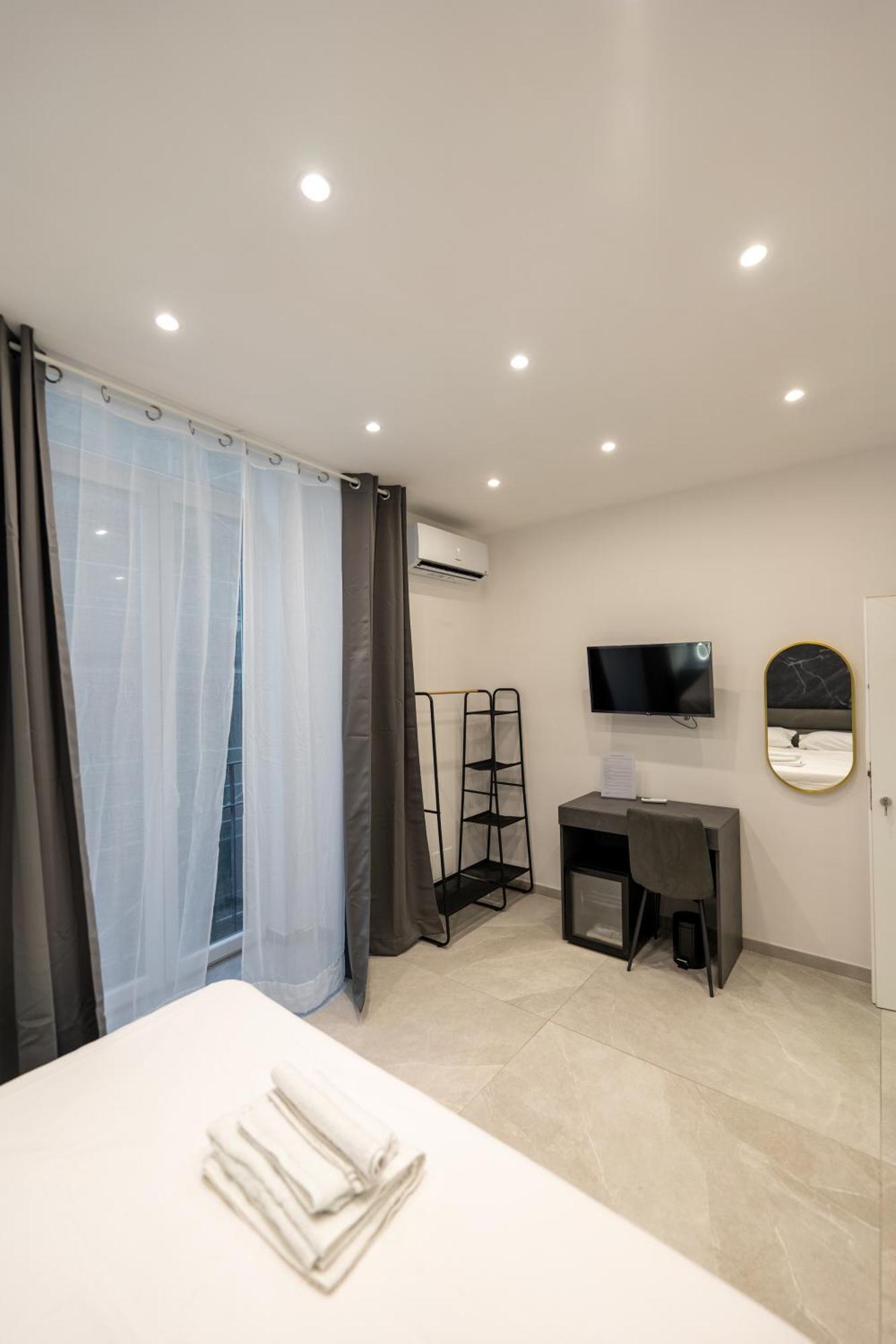Suites Gaudioso Napoli Center Extérieur photo